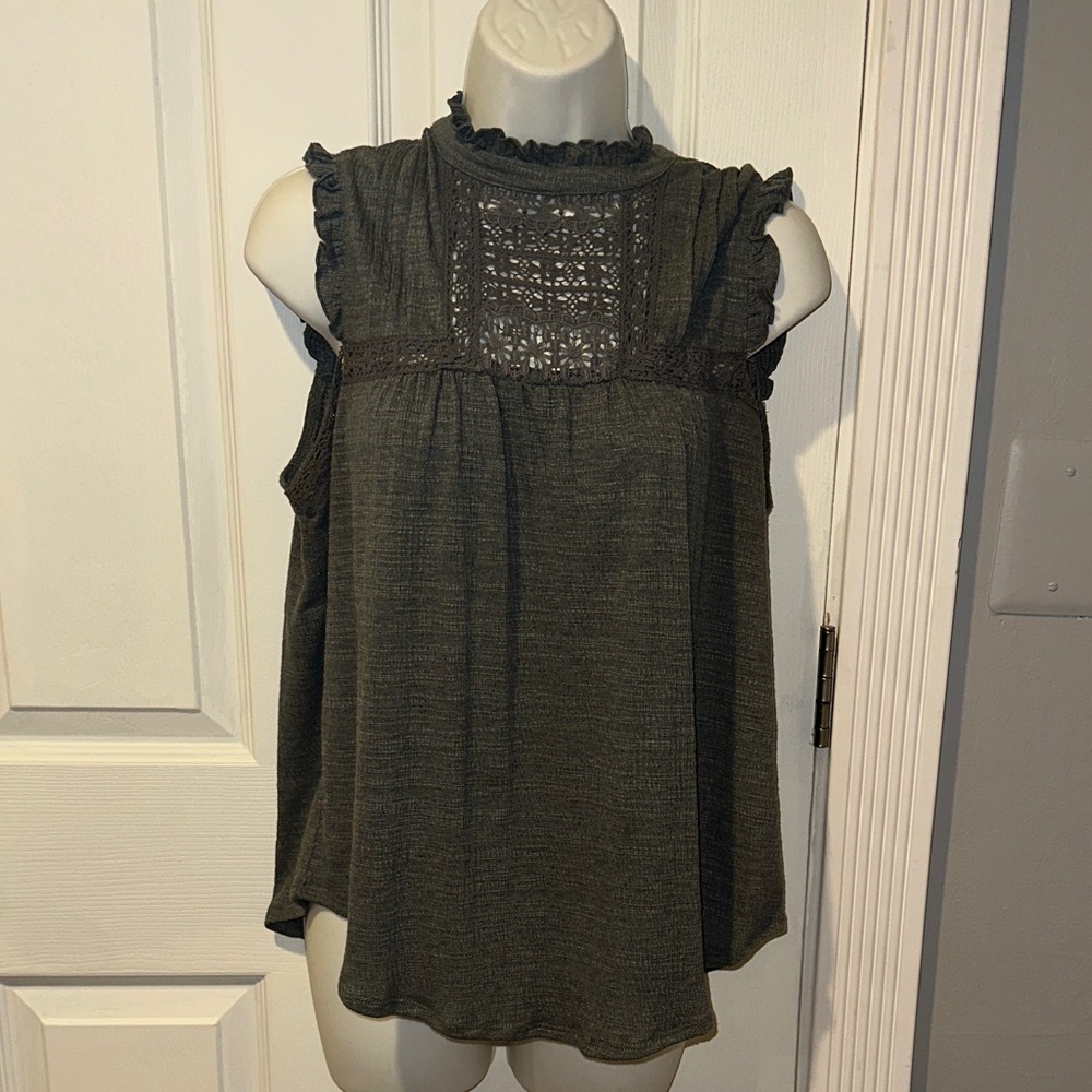 Cable & Gauge Sleeveless Top - Dark Gray